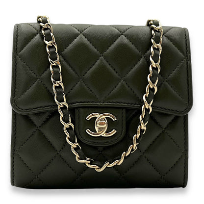 CC  Wallet Crossbody Bag Green in Lambskin, Gold hardware