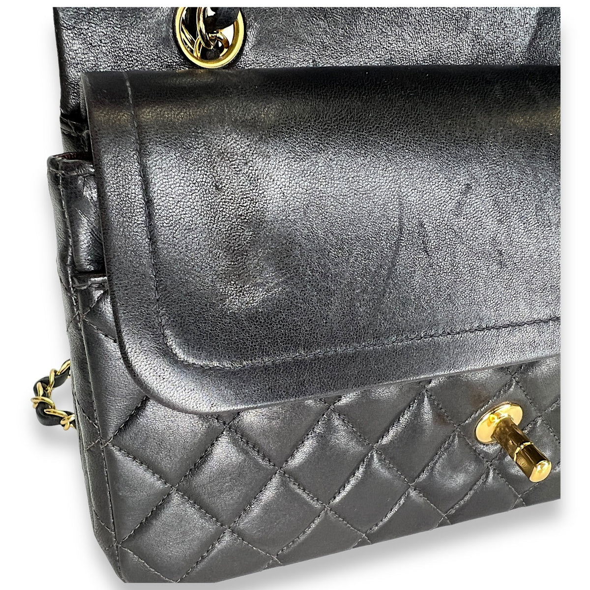 Flap Medium Black Shoulder Bag in Lambskin, Gold hardware