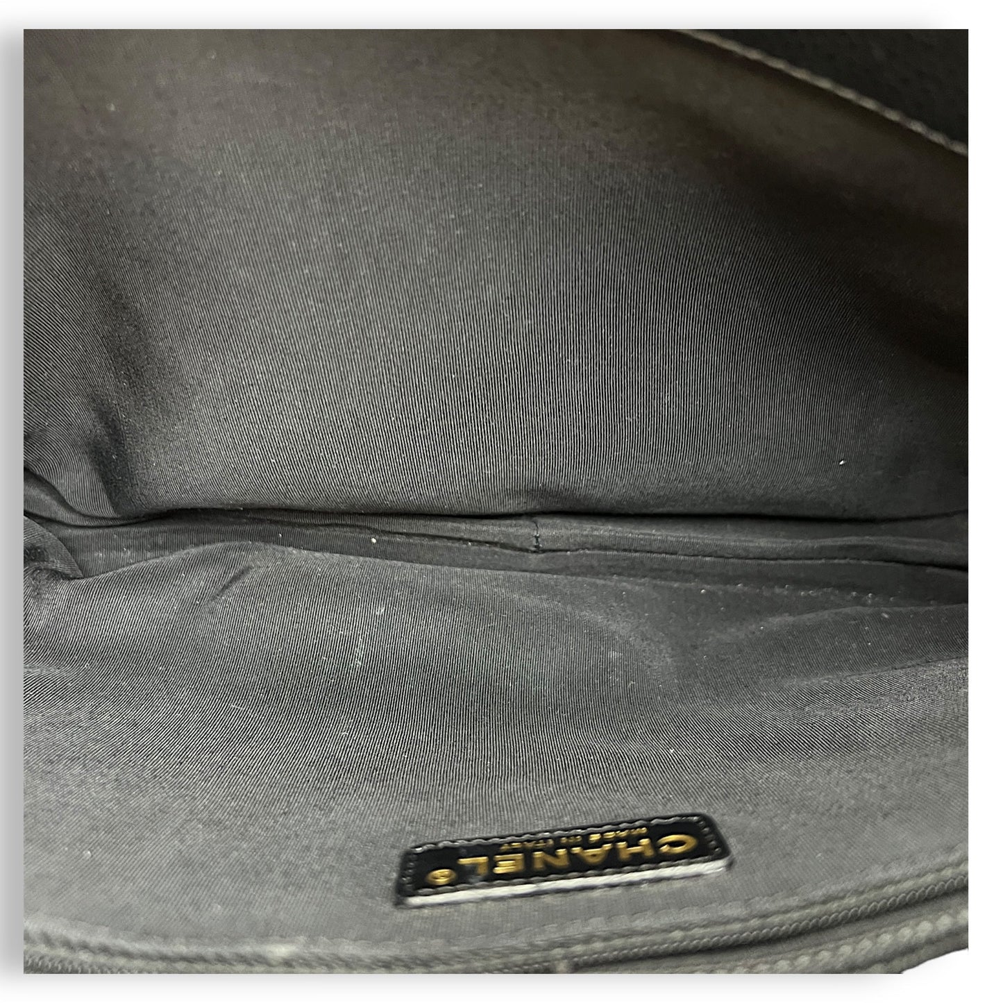 GST Large Black Shoulder Bag in Caviar Leather, Gold hardware