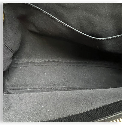 GST Large Black Shoulder Bag in Caviar Leather, Gold hardware