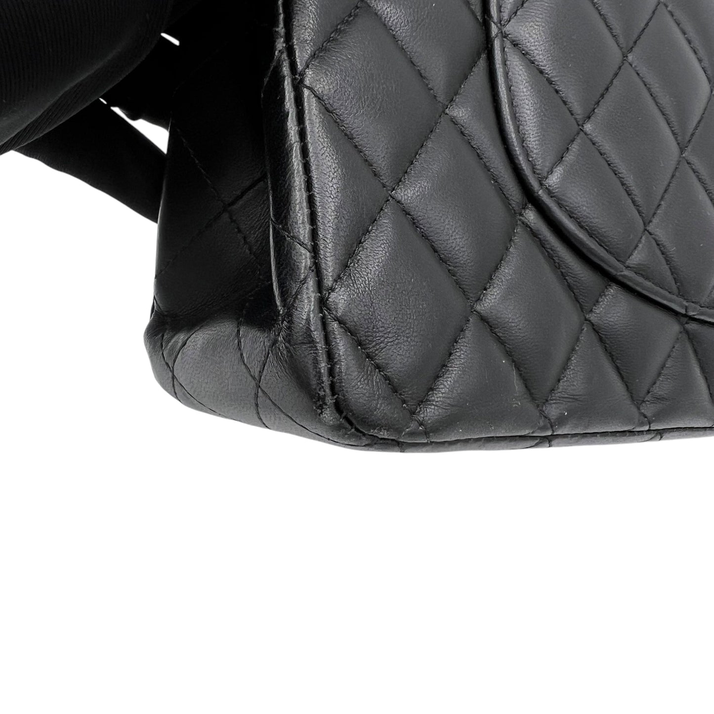 Classic Shoulder Bag Medium Black in Lambskin, Gold hardware