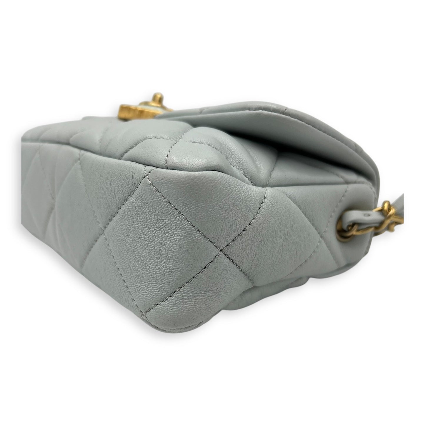 Heart Flap Shoulder Bag Blue in Lambskin, Gold hardware
