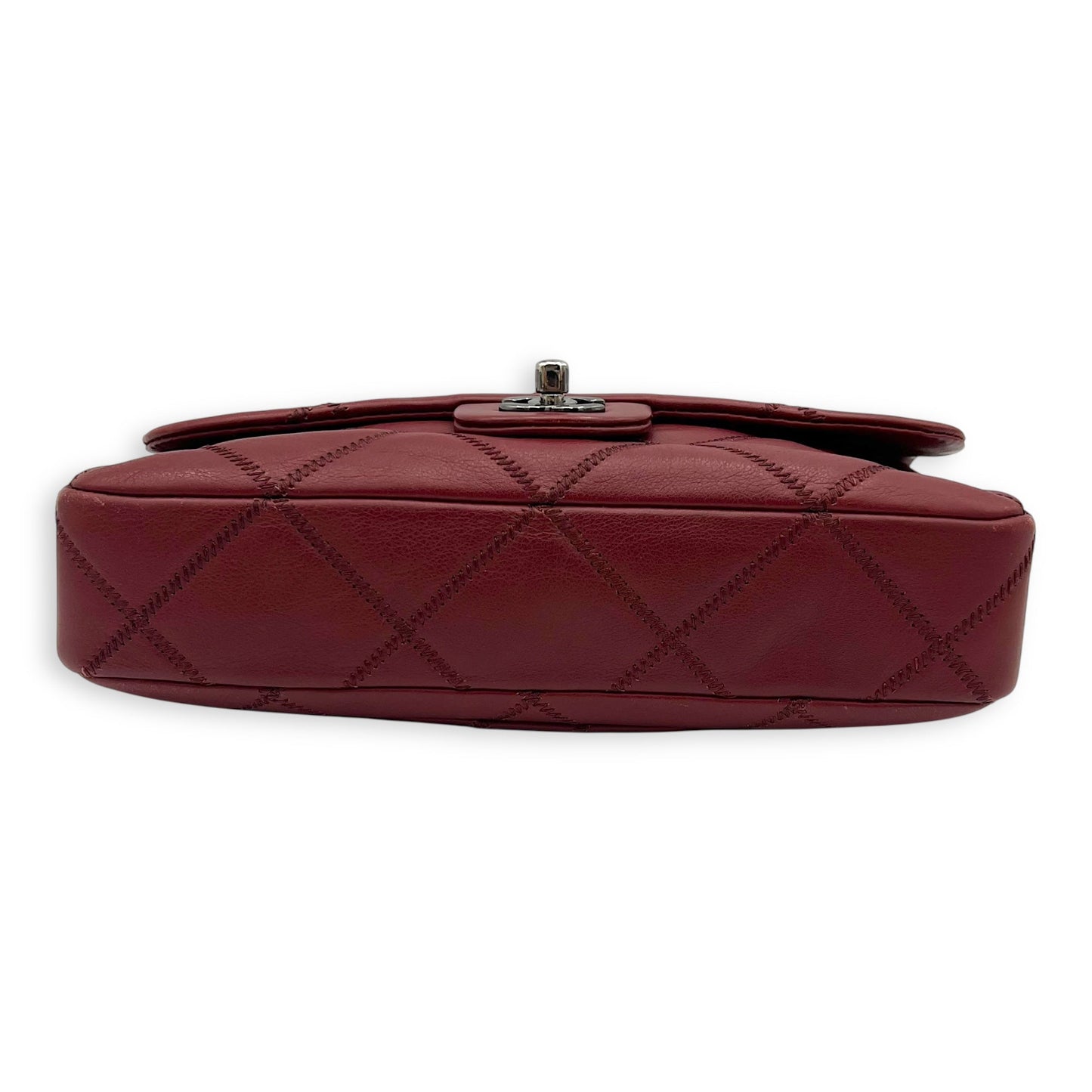 Classic Diamond Stitch Quilted Red Shoulder Bag in Calfskin, Ruthenium hardware