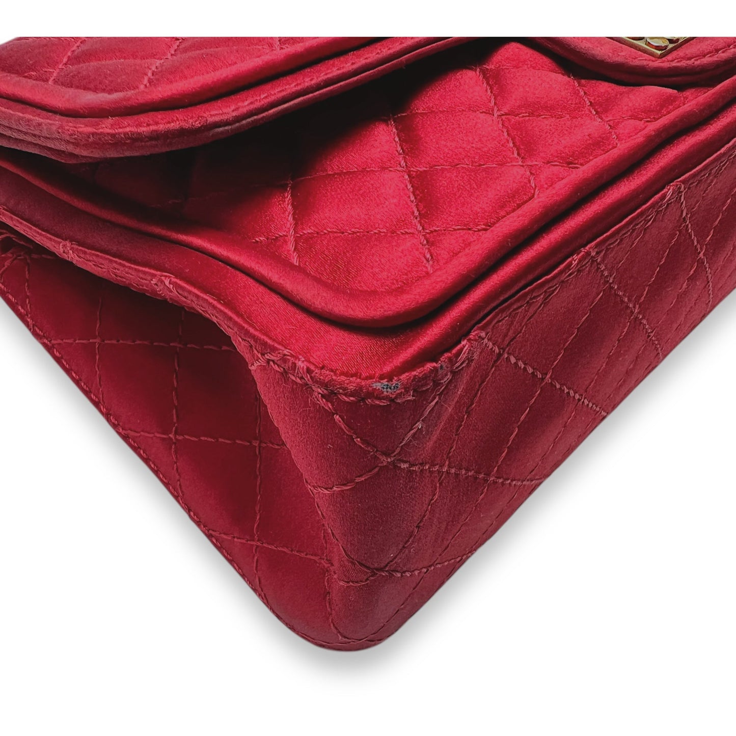 2.55 Reissue  225 Shoulder bag in Satin, Gold Hardware