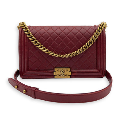 Boy Shoulder Bag Medium Red in Calfskin, Gold hardware
