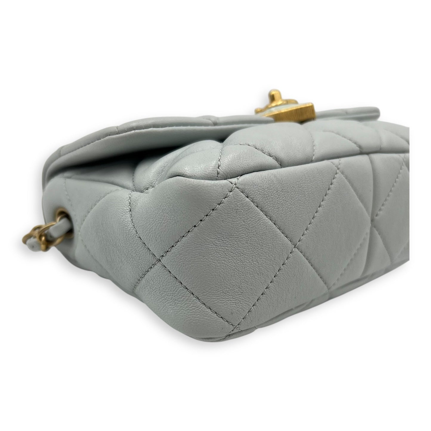 Heart Flap Shoulder Bag Blue in Lambskin, Gold hardware