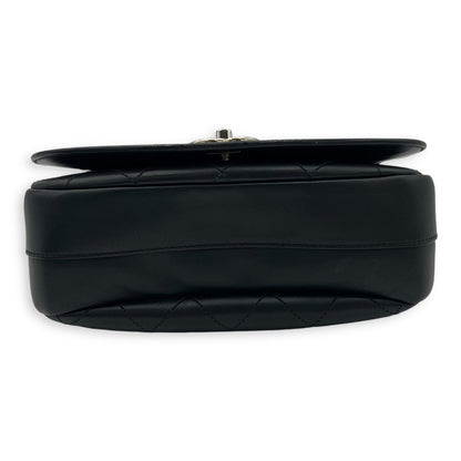 CC Shoulder Bag Black in Calfskin, Silver hardware