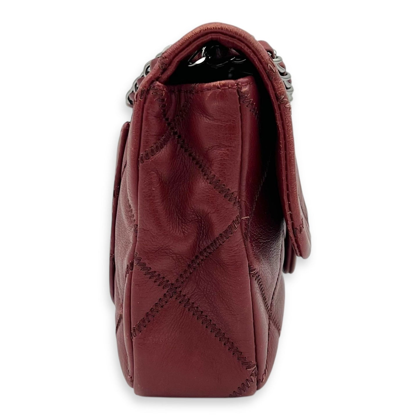 Classic Diamond Stitch Quilted Red Shoulder Bag in Calfskin, Ruthenium hardware
