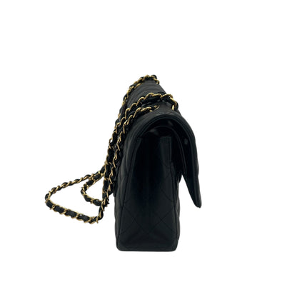 Classic Shoulder Bag Medium Black in Lambskin, Gold hardware