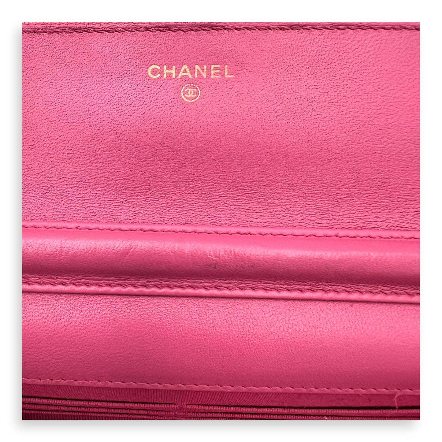 Classic Wallet On Chain Pink in Lambskin, Gold hardware