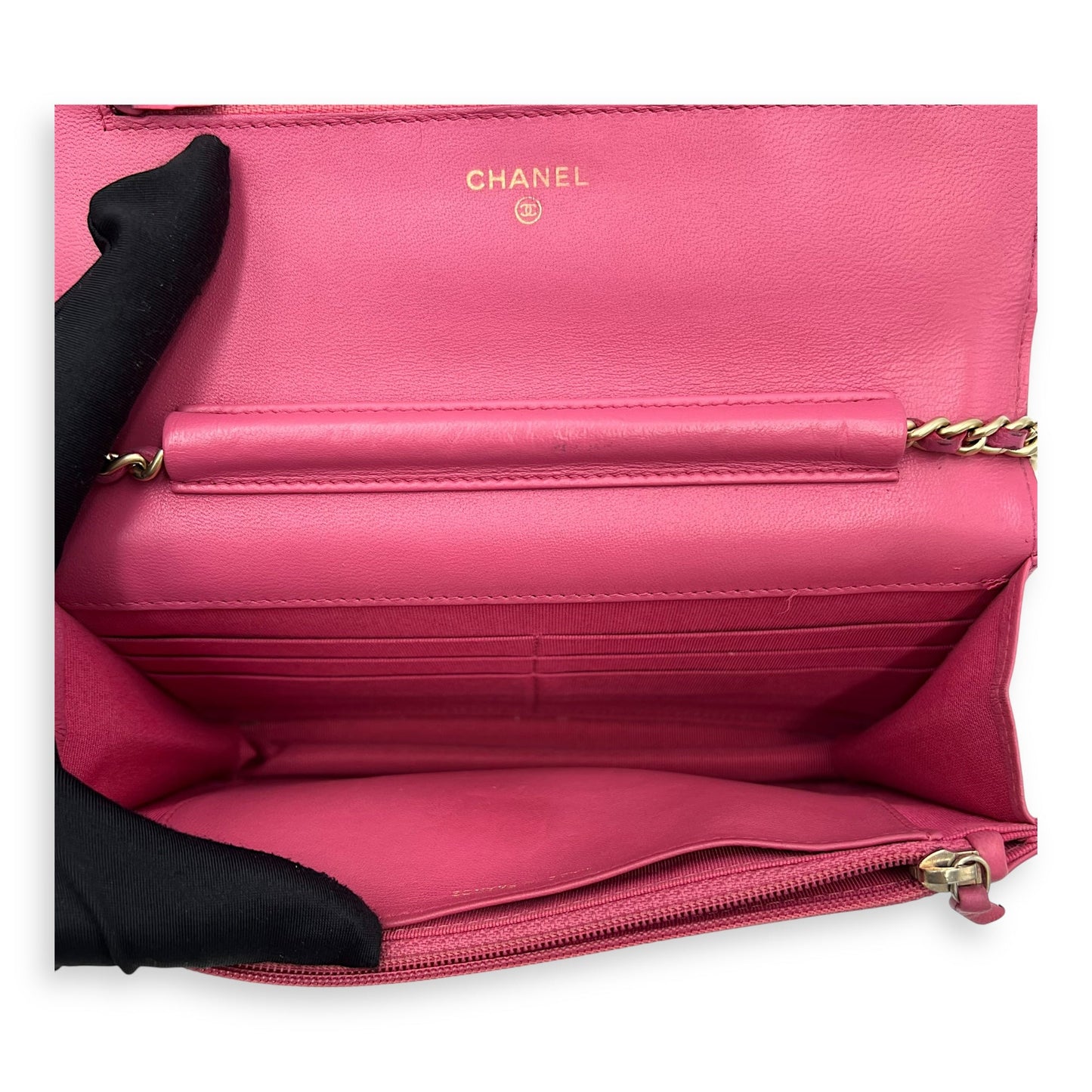 Classic Wallet On Chain Pink in Lambskin, Gold hardware
