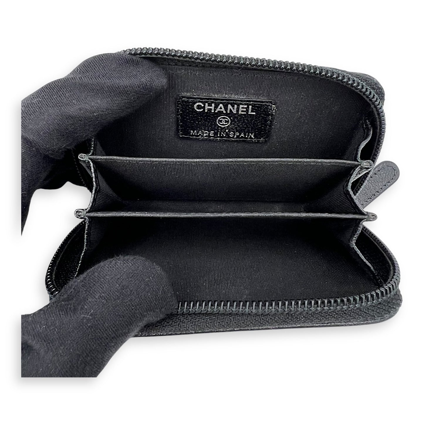 CC Wallet Black in Caviar Leather, Gold hardware