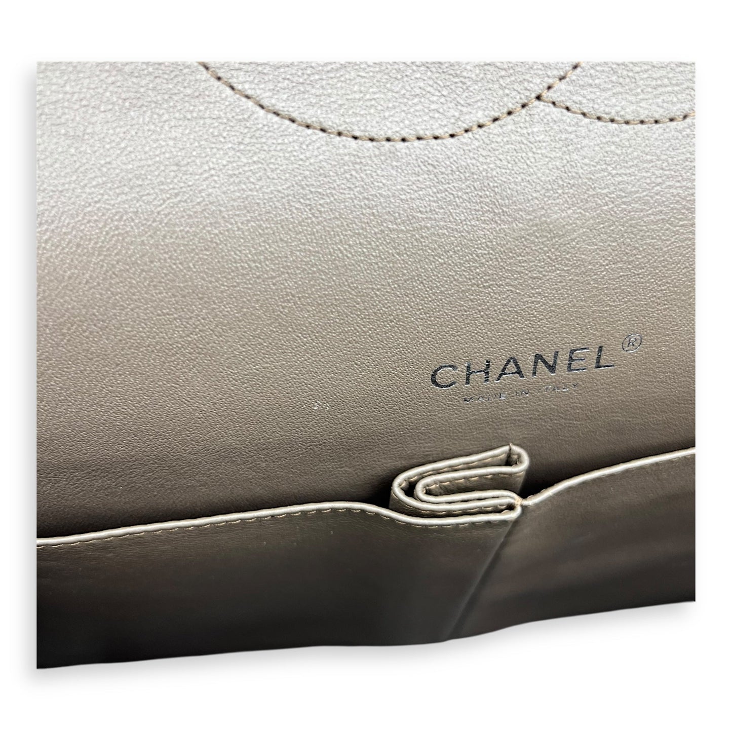 Classic Shoulder Bag Maxi Green in Caviar Leather, Silver hardware