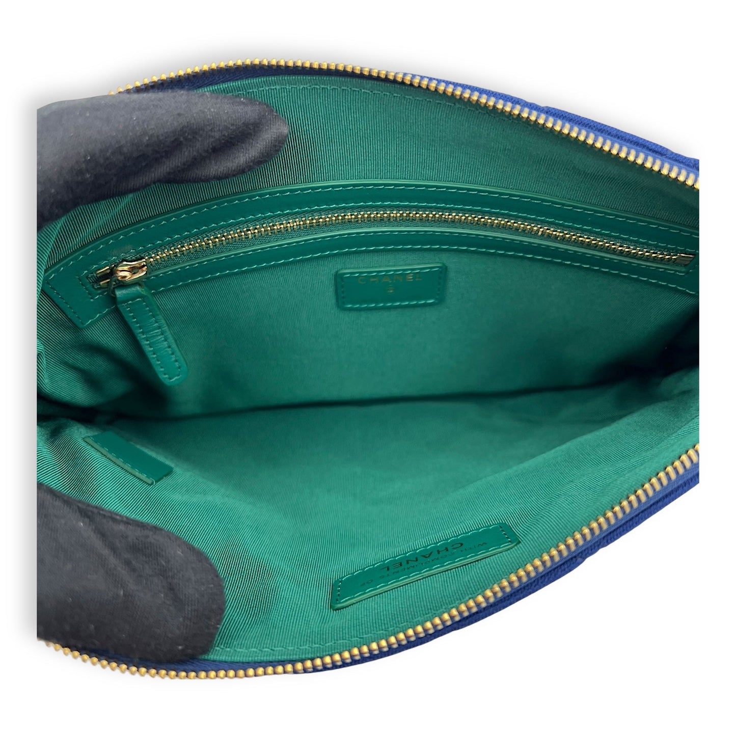 O Case Clutch Blue in Jersey, Gold hardware