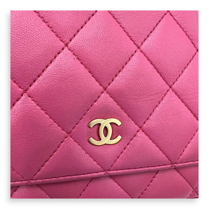 Classic Wallet On Chain Pink in Lambskin, Gold hardware