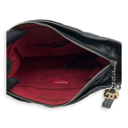 Gabrielle Medium Black Shoulder Bag in Calfskin, Mixed hardware
