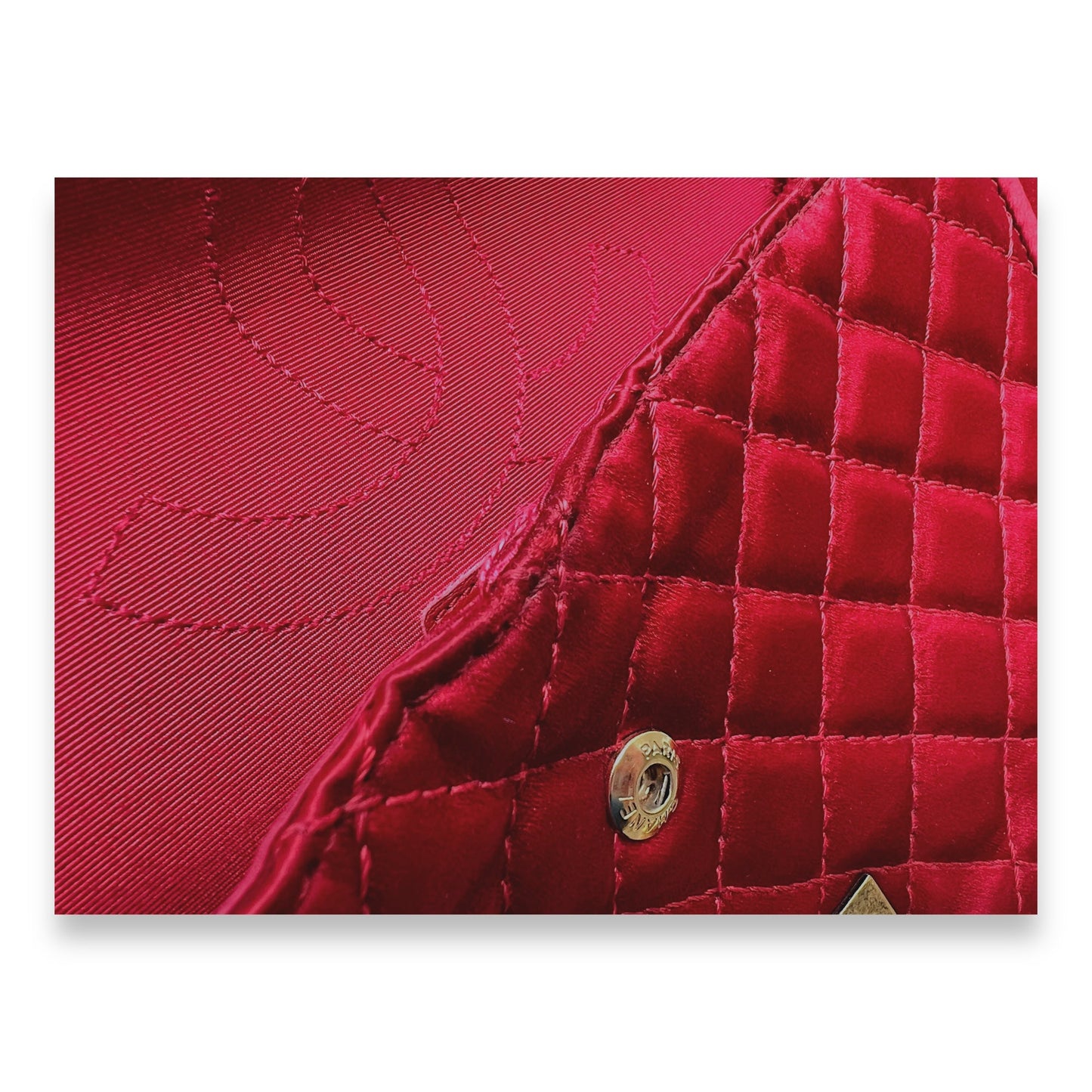 2.55 Reissue  225 Shoulder bag in Satin, Gold Hardware