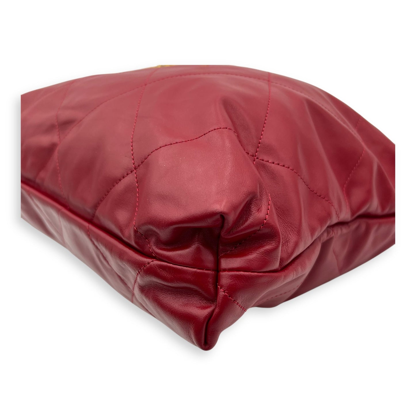 22 Tote Medium Red Tote Bag in Calfskin, Gold hardware