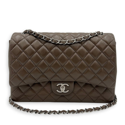 Classic Shoulder Bag Maxi Green in Caviar Leather, Silver hardware