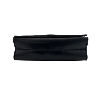 Vintage Shoulder Bag Black in Lambskin, Gold hardware