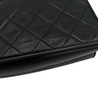 Vintage Shoulder Bag Black in Lambskin, Gold hardware