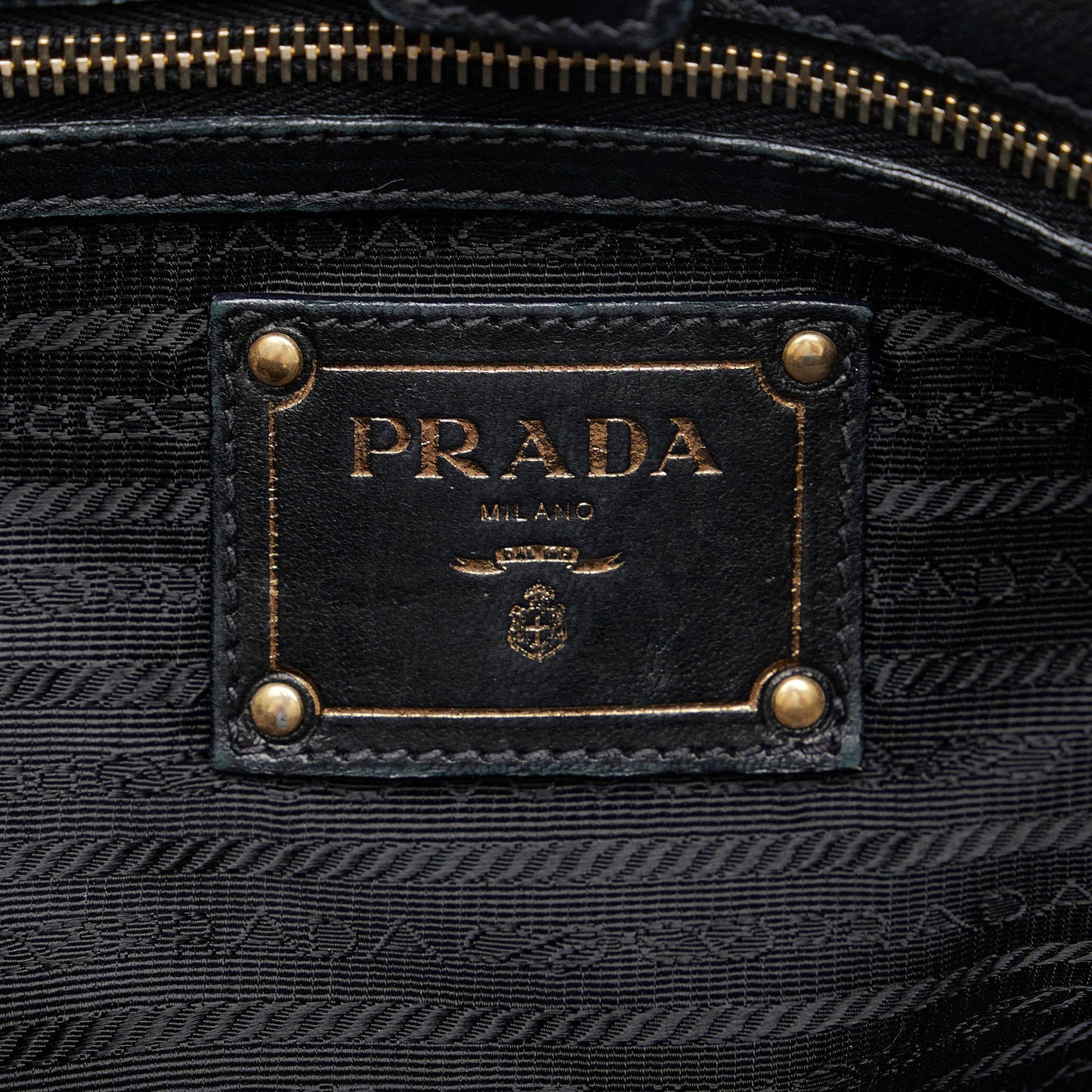 Prada Leather and Nylon Tote (SHG-WqN7Wk)