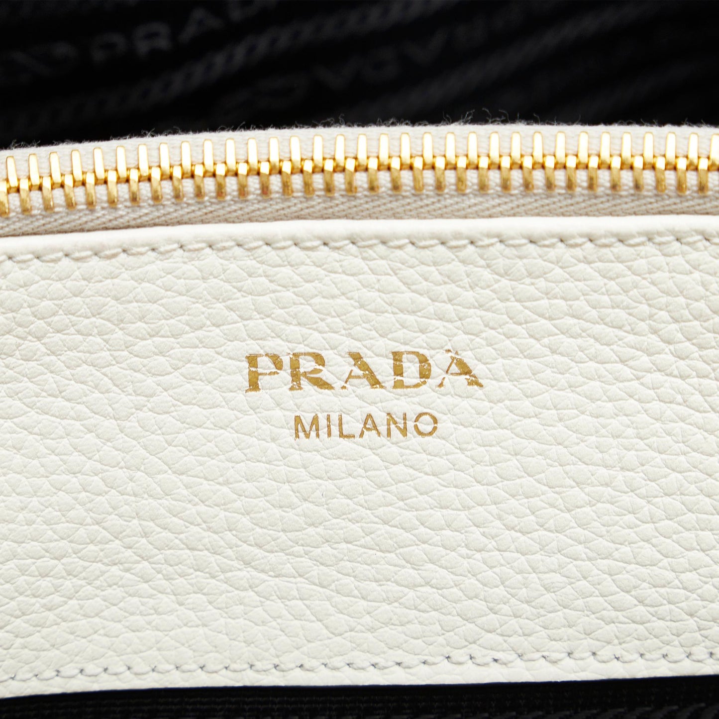 Prada Medium Vitello Daino Satchel (SHG-0WATI3)