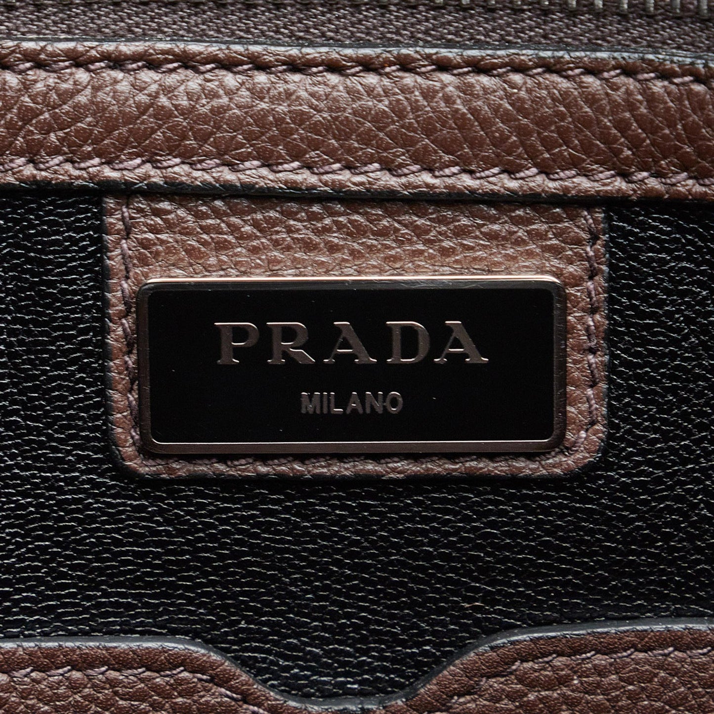 Prada Saffiano Business Bag (SHG-es1znO)