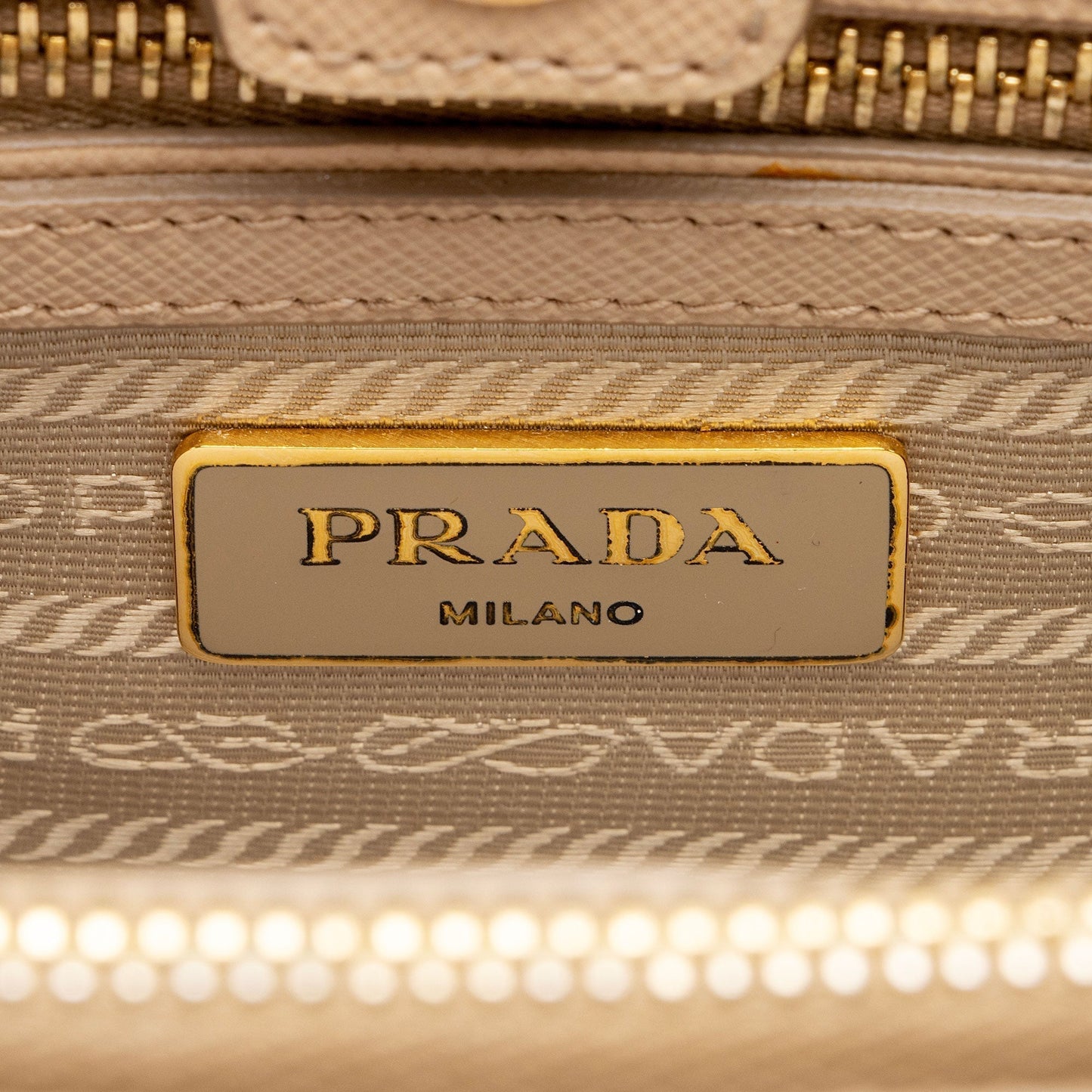 Prada Saffiano Lux Galleria Medium Tote (SHF-eTahm9)