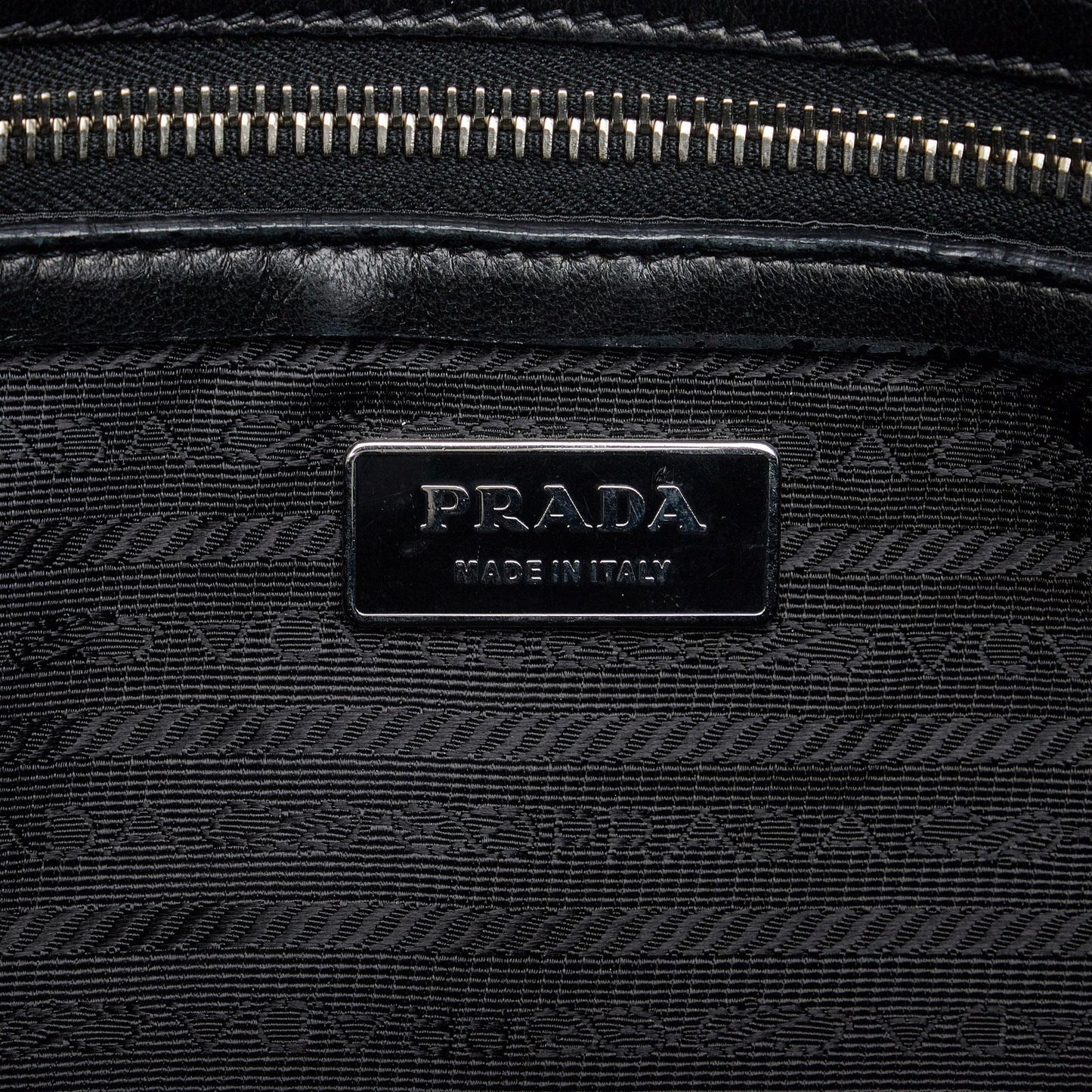 Prada Tessuto Easy Shoulder Bag (SHG-ruBgbm)