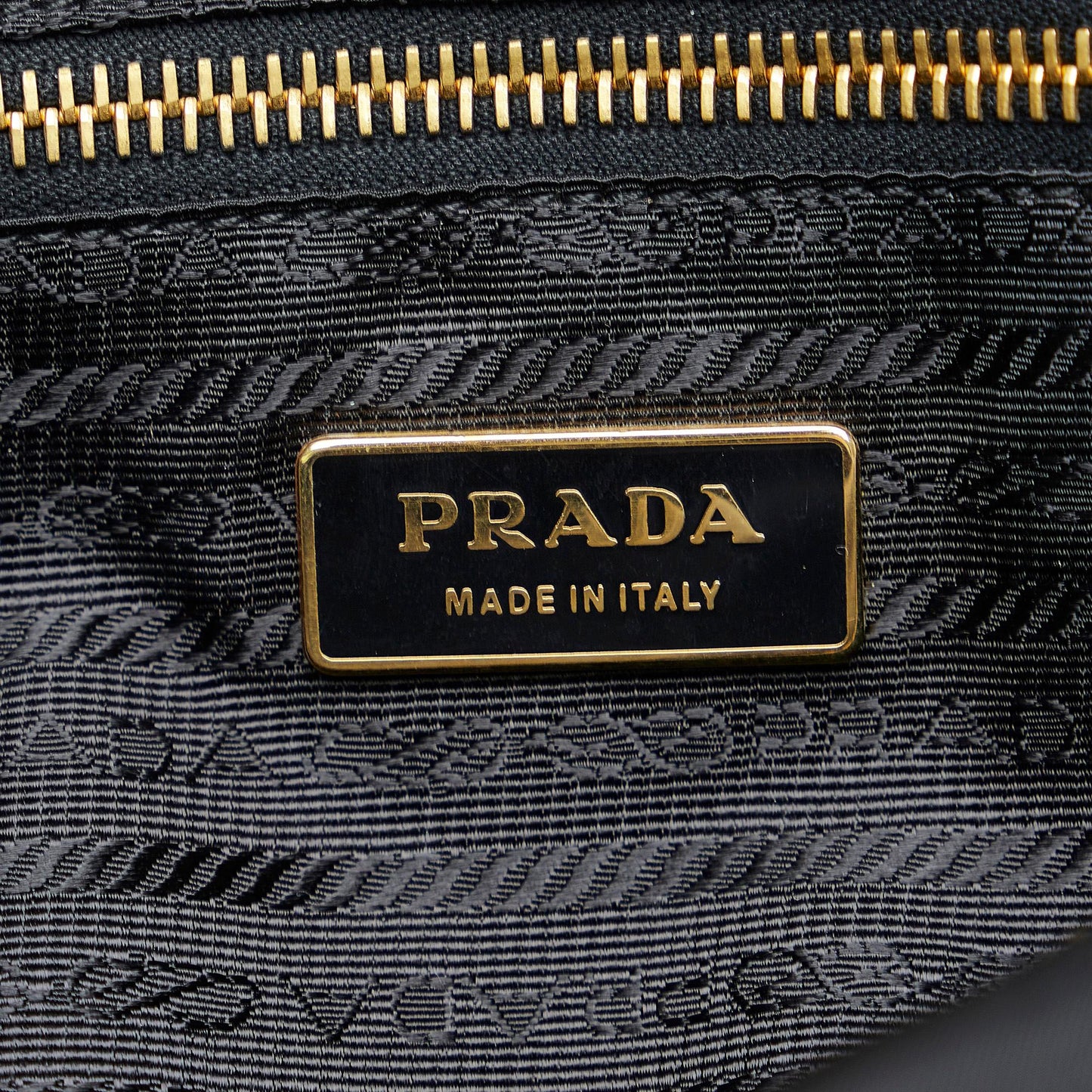 Prada Tessuto Tote Bag (SHG-Ck4bnI)