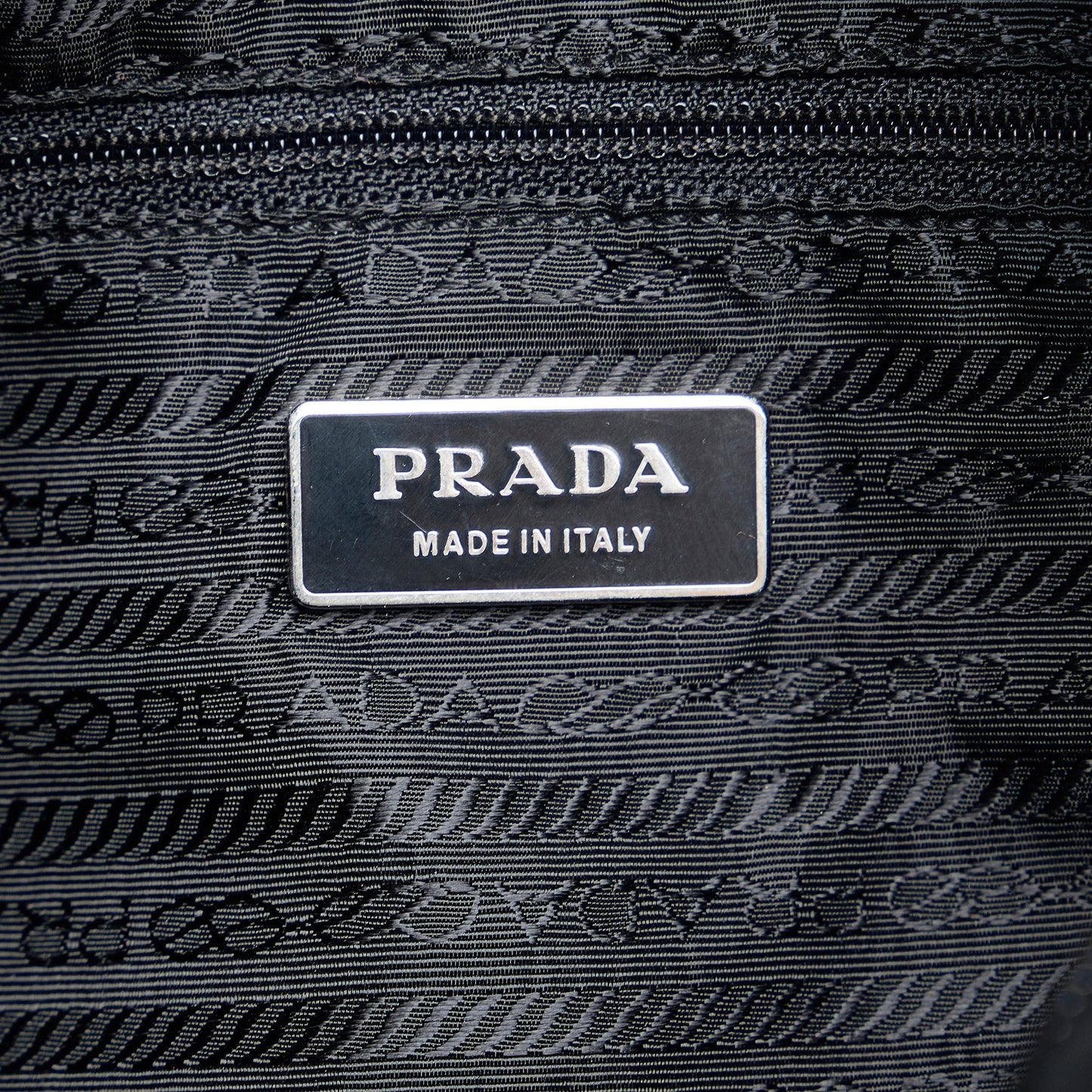 Prada Tessuto Tote Bag (SHG-sqktE3)