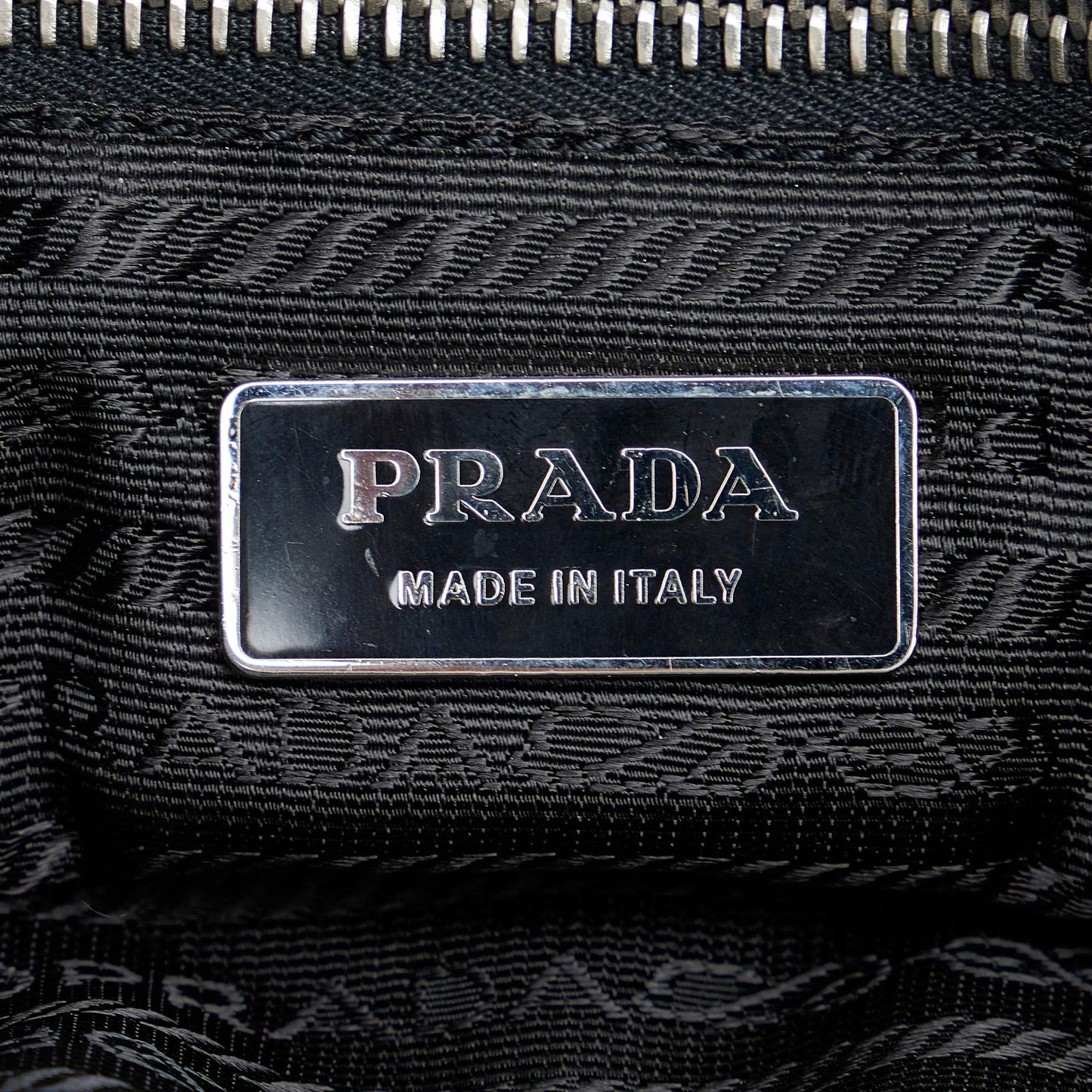 Prada Tessuto Tote Bag (SHG-mpeq7y)