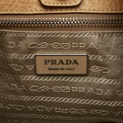 Prada Vitello Daino Shoulder Bag (SHG-eyYWoT)