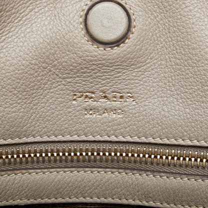 Prada Vitello Daino Tote (SHG-NA7Jmd)