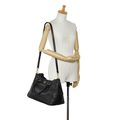 Prada Vitello Soft Calf Front Pocket Tote (SHG-HbJD4k)