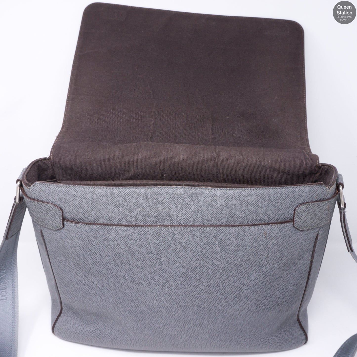 Louis-vuitton Roman GM Glacier Gray Taiga Leather