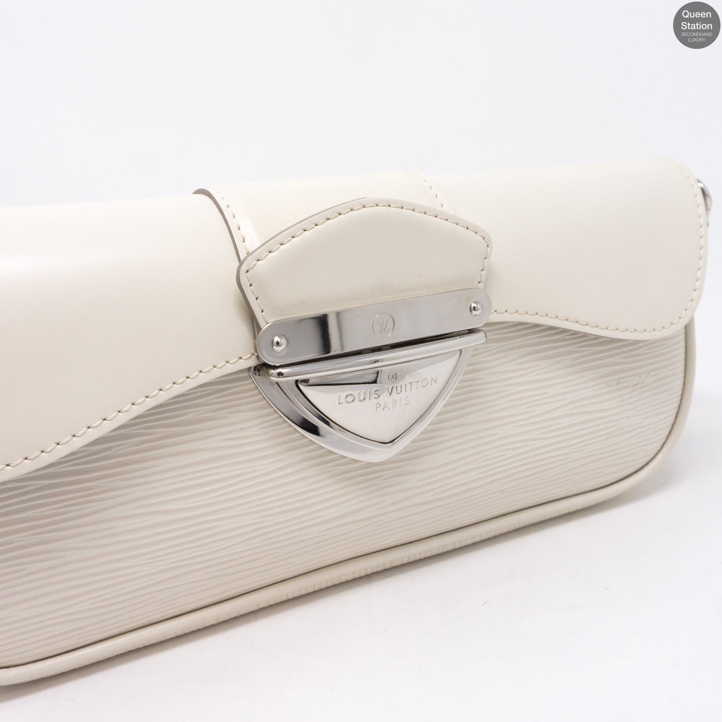 Louis-vuitton Montaigne Pochette White Epi