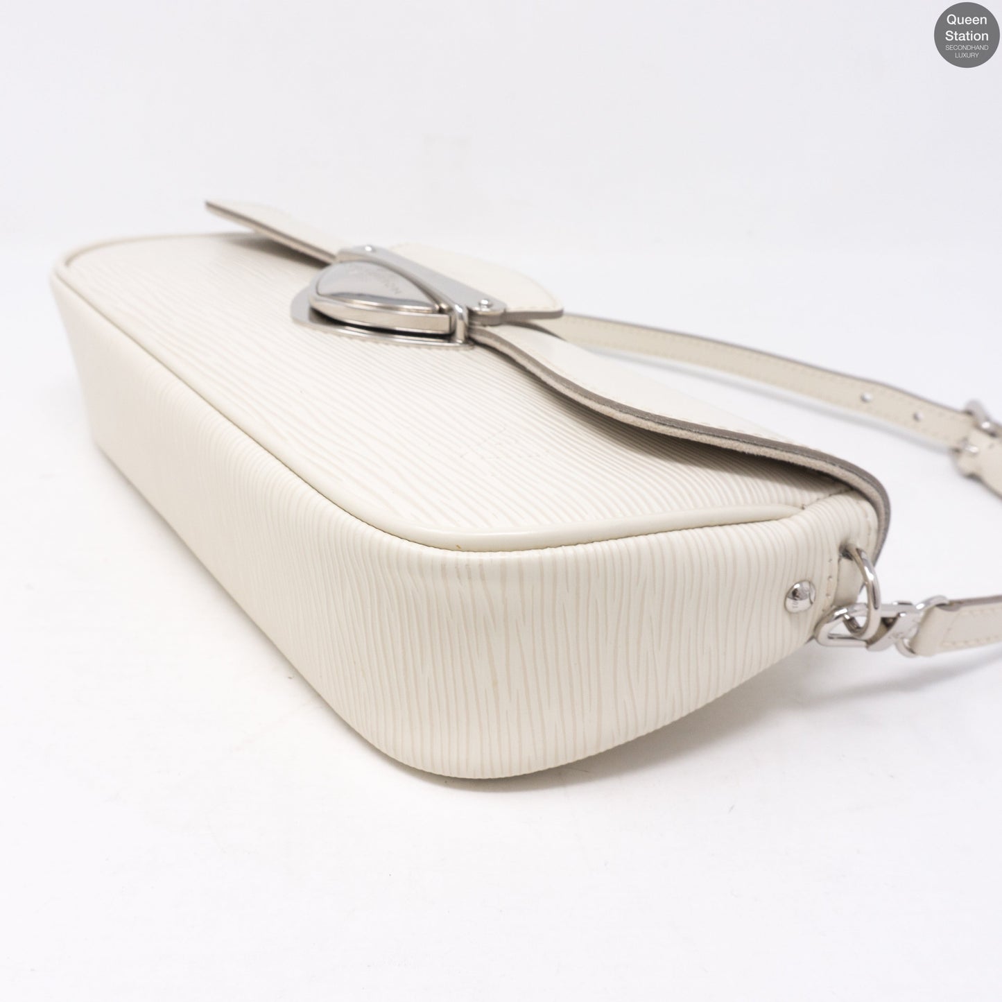 Louis-vuitton Montaigne Pochette White Epi