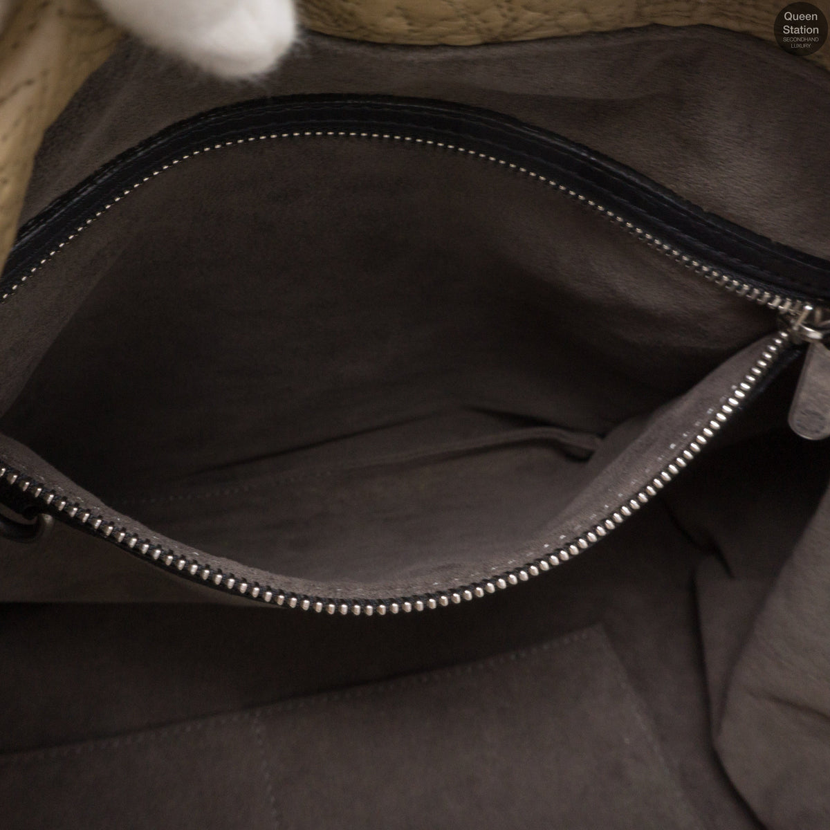 Louis-vuitton Antheia Hobo PM Khaki Quilted Leather
