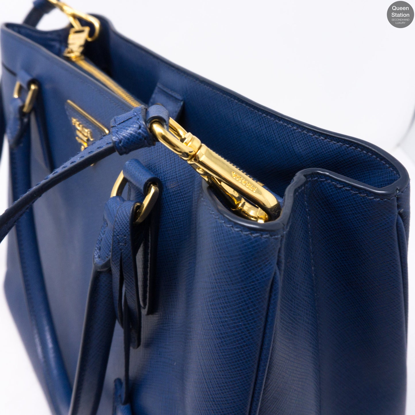 Saffiano Leather Single Zip Blue