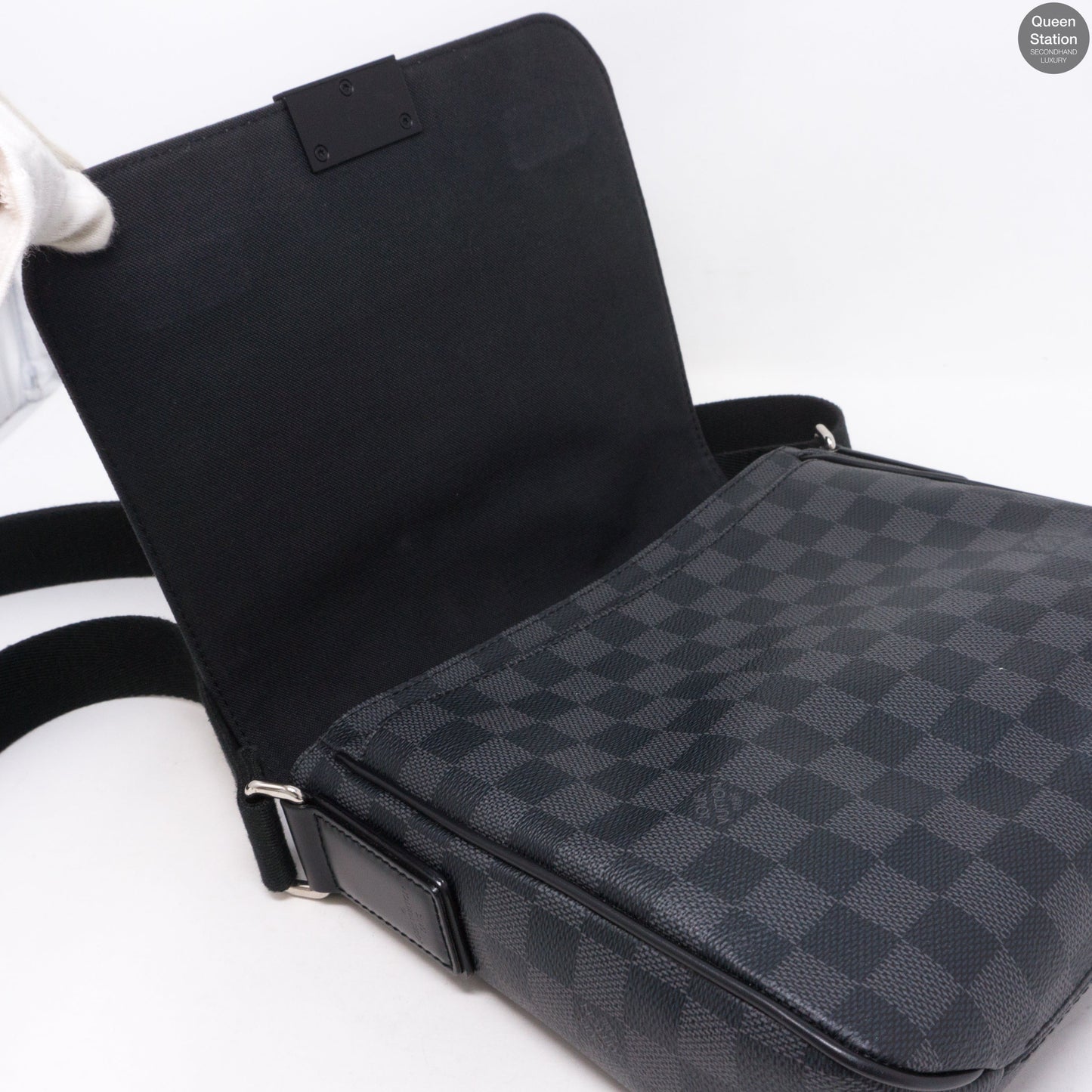 Louis-vuitton District PM Damier Graphite