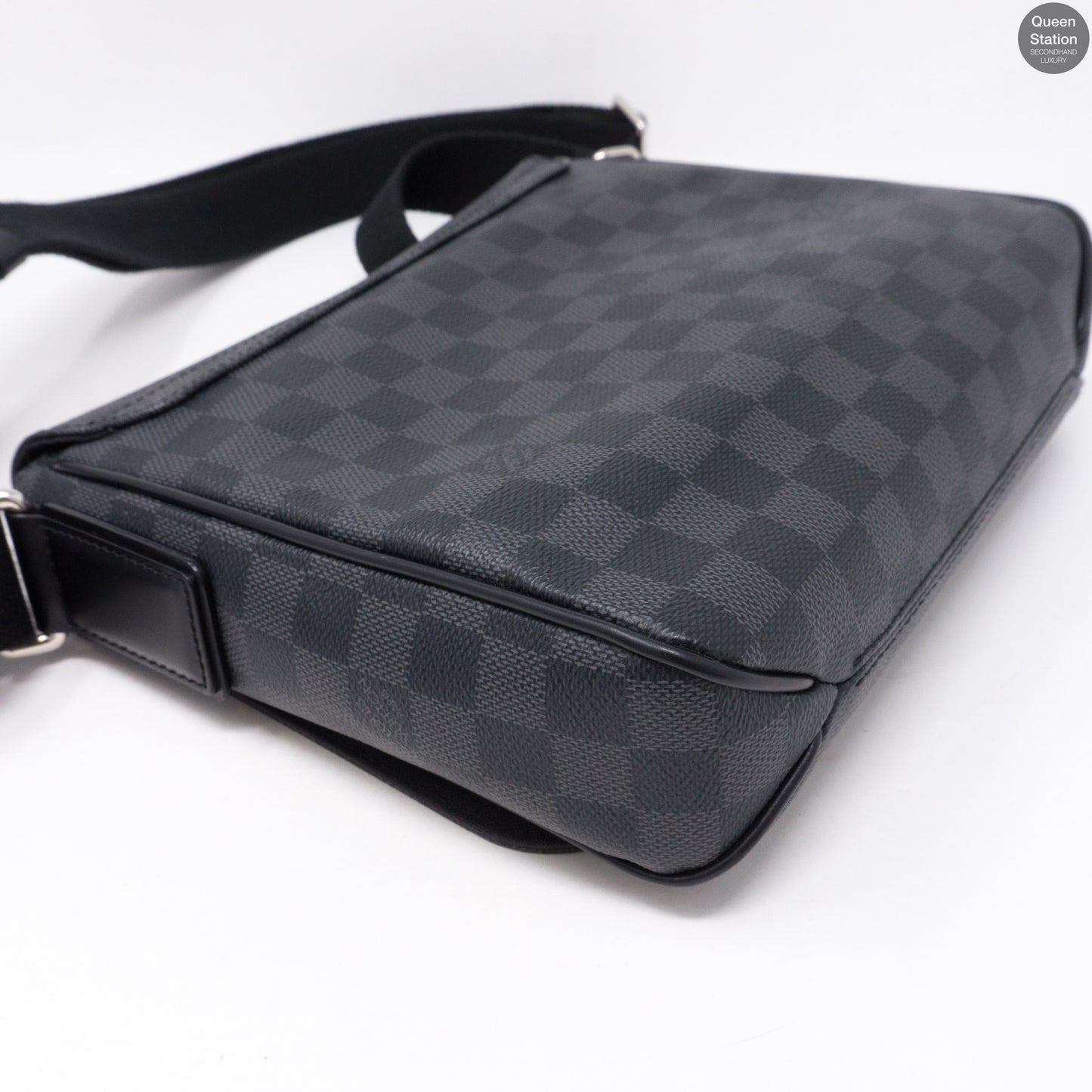 Louis-vuitton District PM Damier Graphite