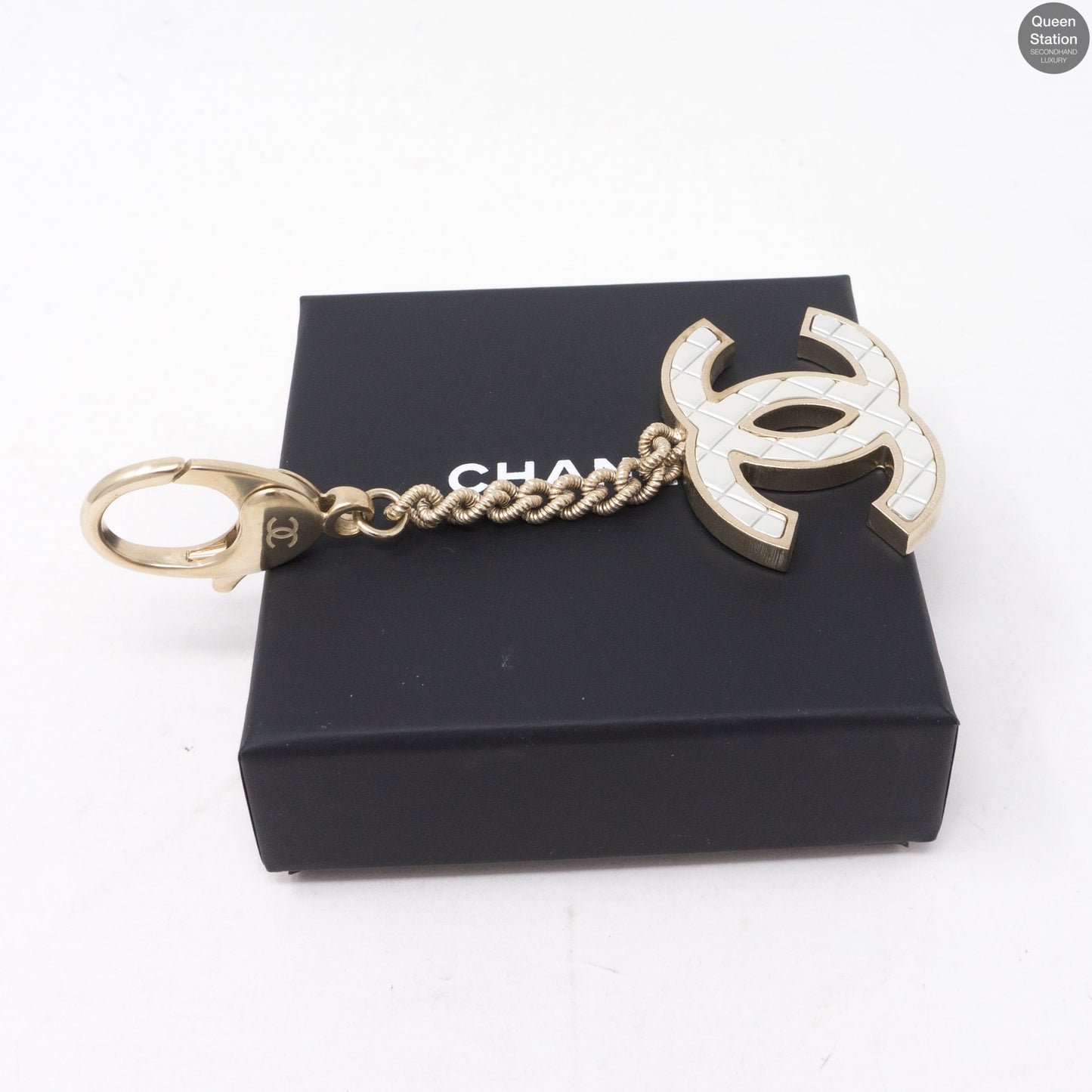 Quilted CC Bag Charm Gold Pearly White