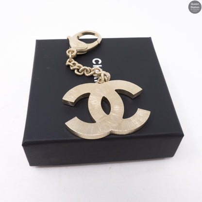 Quilted CC Bag Charm Gold Pearly White