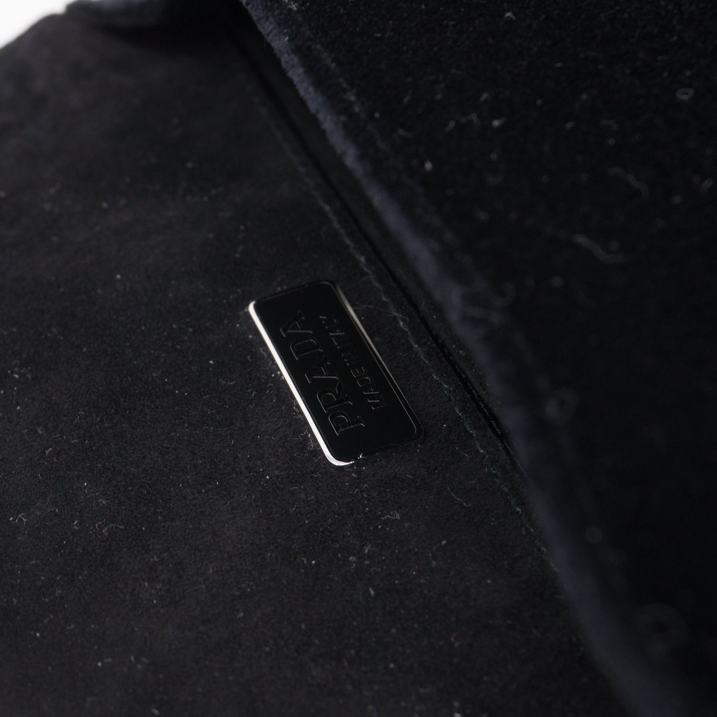 Cahier Small Lock Trunk Black Velvet