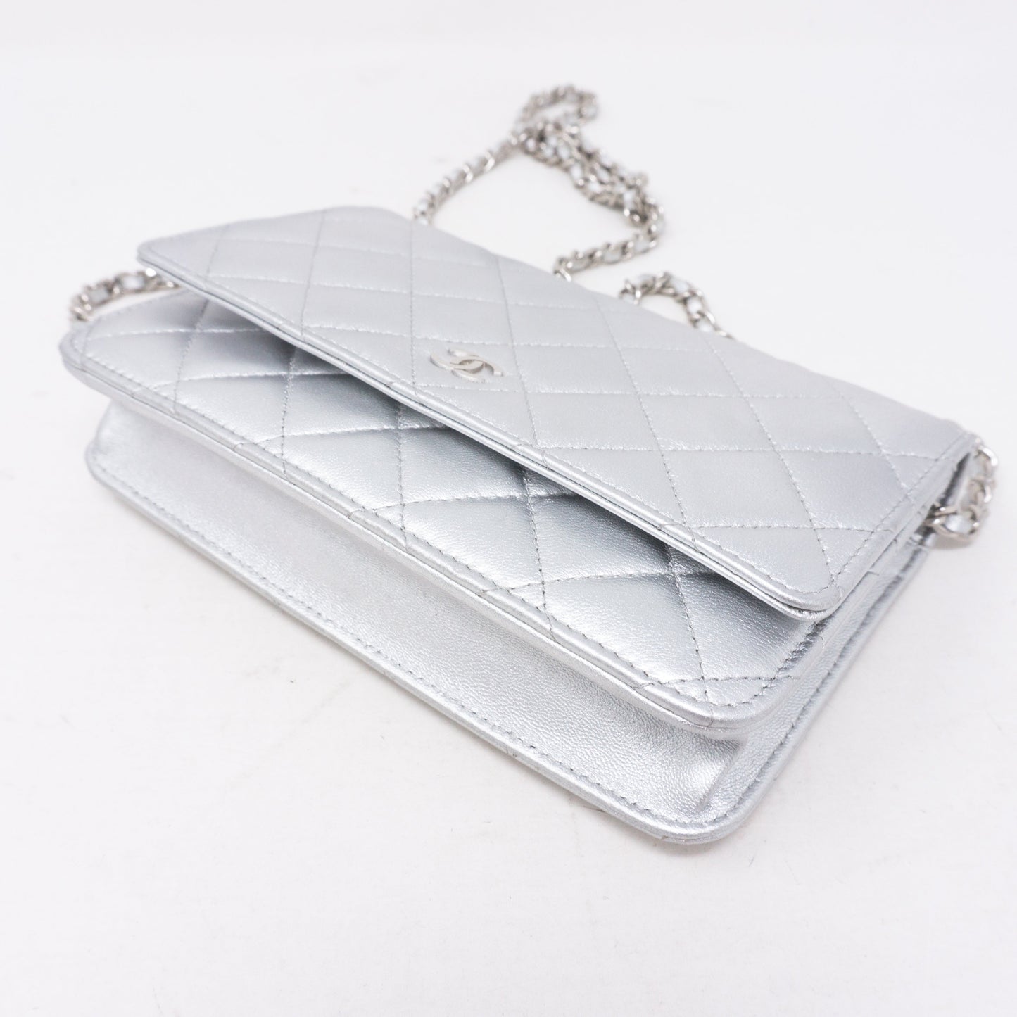 Classic Wallet On Chain Silver Leather