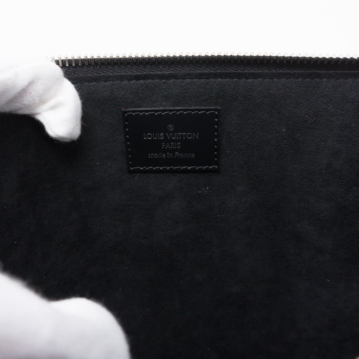 Louis-vuitton Essentials V Pochette Platine Epi Leather