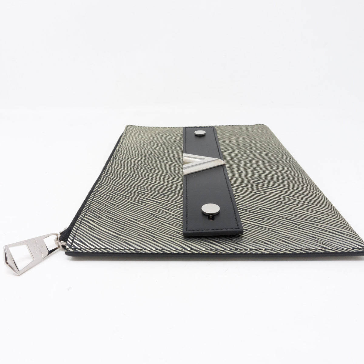 Louis-vuitton Essentials V Pochette Platine Epi Leather