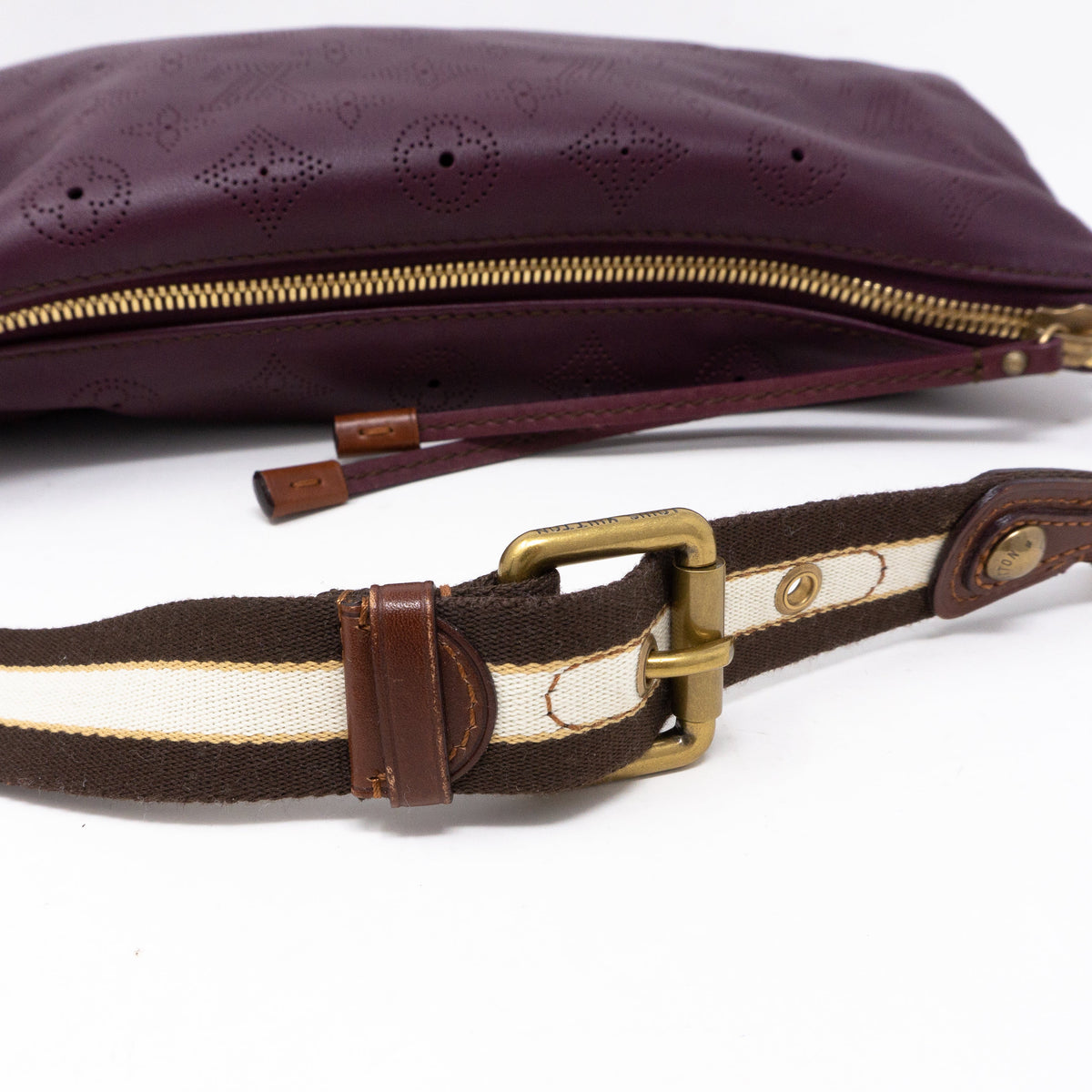 Louis-vuitton Pochette Onatah Mahina Leather Aubergine